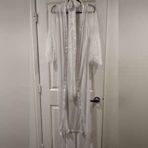 White Sheer Lace-Sleeve Robe